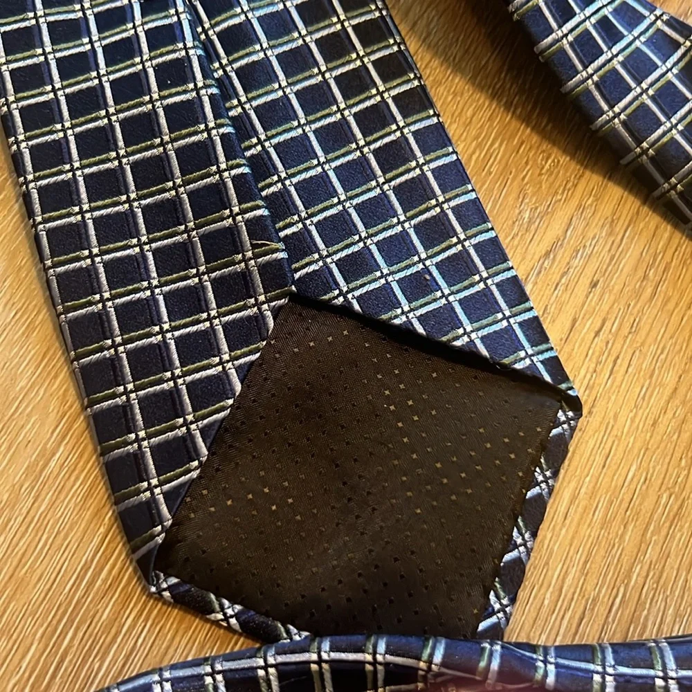 Geoffrey Beene Silk Tie Navy plaid print 100% Silk